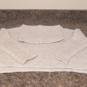 She + Sky Soft Gray Knit Top Lightweight Perfect For Season Change